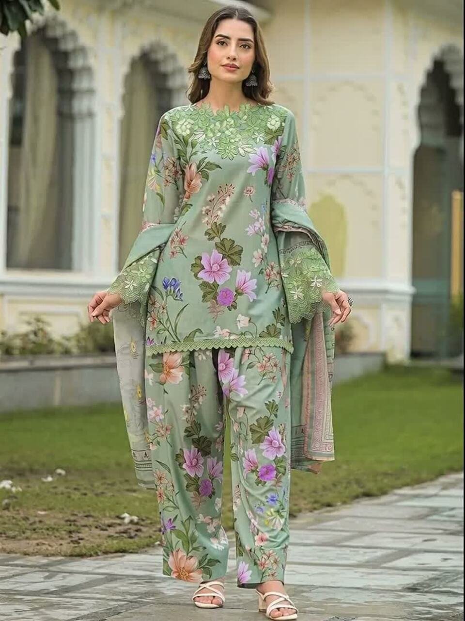 Women Floral Printed Regular Kurta with Trousers and Dupatta