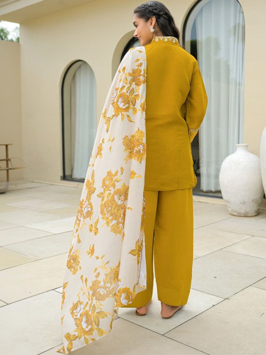 Women Floral Embroidered Thread Work Kurta with Palazzos and Dupatta