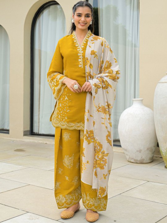 Women Floral Embroidered Thread Work Kurta with Palazzos and Dupatta