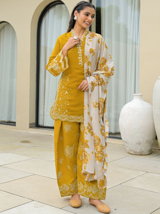 Women Floral Embroidered Thread Work Kurta with Palazzos and Dupatta