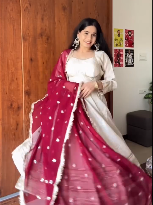 Zirvika&amp;amp;amp;#039;s Heavy Embroidared Anarkali Kurta Suit Set