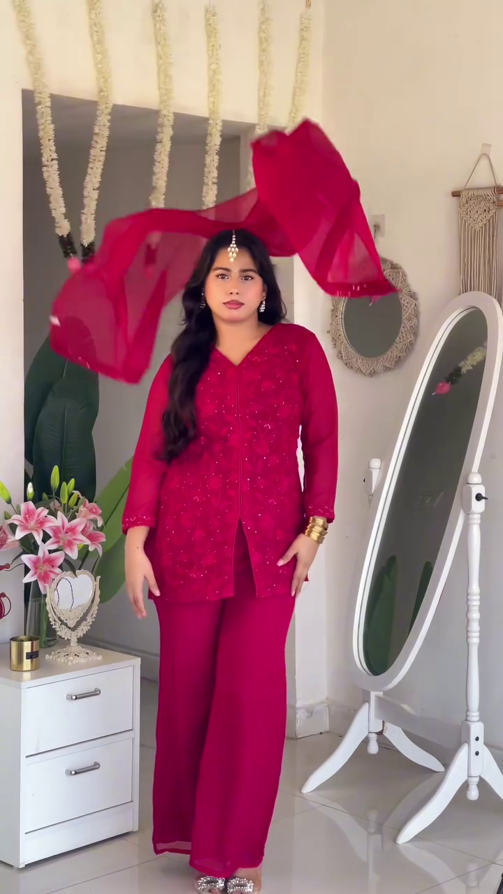 Best of festival and Daily swaree Georgette women kurti pant and dupatta set beautiful no -1 branded product