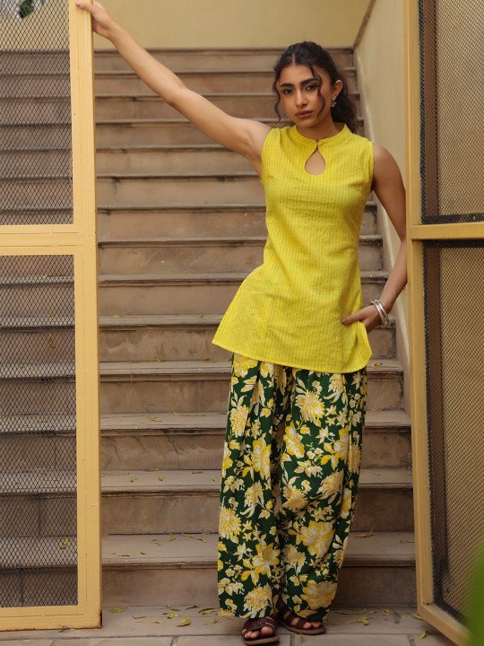 Women Floral Regular Pure Cotton Kurti with Palazzos