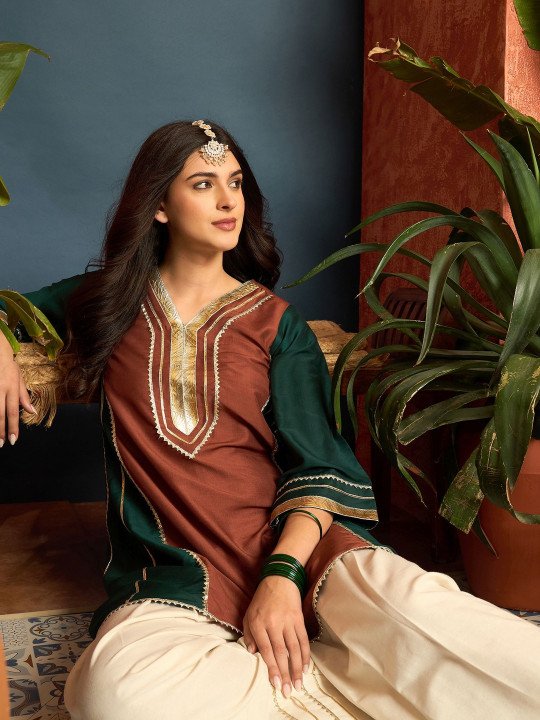 Women Cotton Silk Gota Patti Work High-Low Kurti With Farshi Salwar