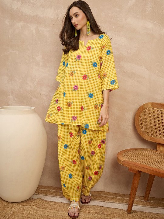 Women Floral Printed Regular Kurti with Patiala