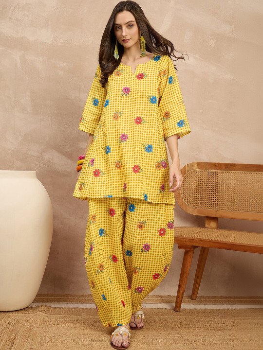 Women Floral Printed Regular Kurti with Patiala