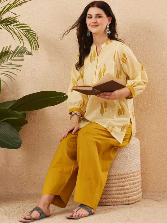 Women Cotton Floral Printed Short Kurta And Farsi Pant Set