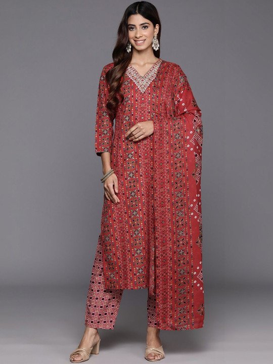 Printed Cotton Blend V-Neck Kurta Sets