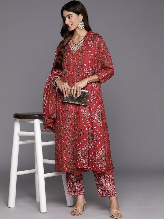 Printed Cotton Blend V-Neck Kurta Sets