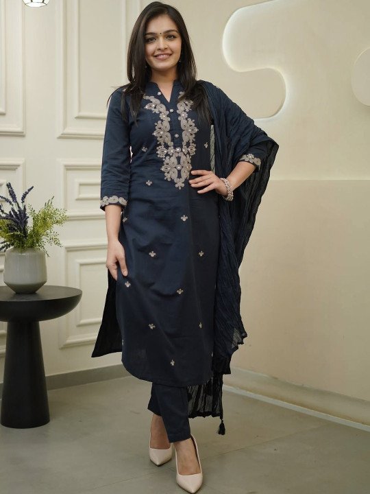 Embroidered Mandarin Collar Kurta &amp;amp; Trousers With Dupatta
