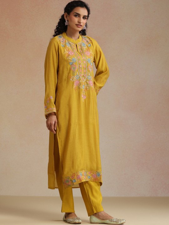 Women Ethnic Motifs Embroidered Regular Thread Work Kurta with Trousers &amp;amp; With Dupatta