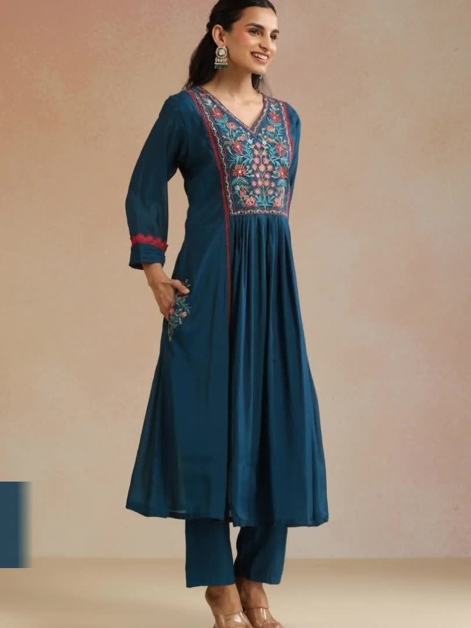 Women Floral Embroidered Pleated Thread Work Kurta with Trousers &amp;amp; With Dupatta