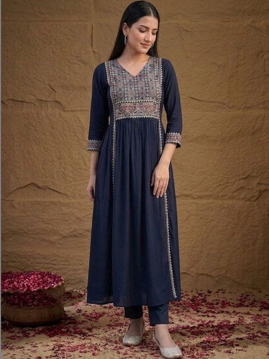 Women Ethnic Motifs Embroidered Empire Thread Work Kurta with Churidar