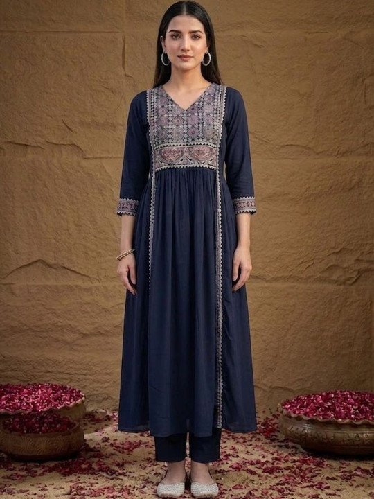 Women Ethnic Motifs Embroidered Empire Thread Work Kurta with Churidar
