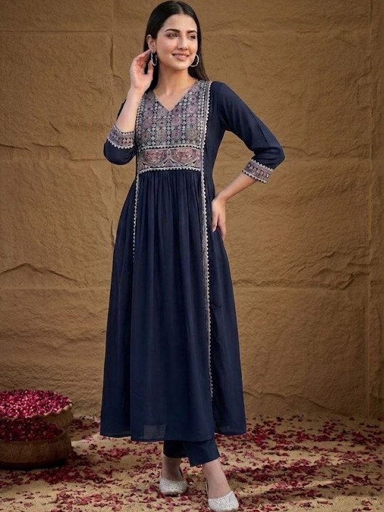 Women Ethnic Motifs Embroidered Empire Thread Work Kurta with Churidar
