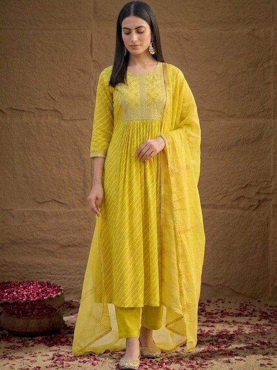 Women Ethnic Motifs Printed Empire Thread Work Kurta with Trousers &amp;amp; With Dupatta