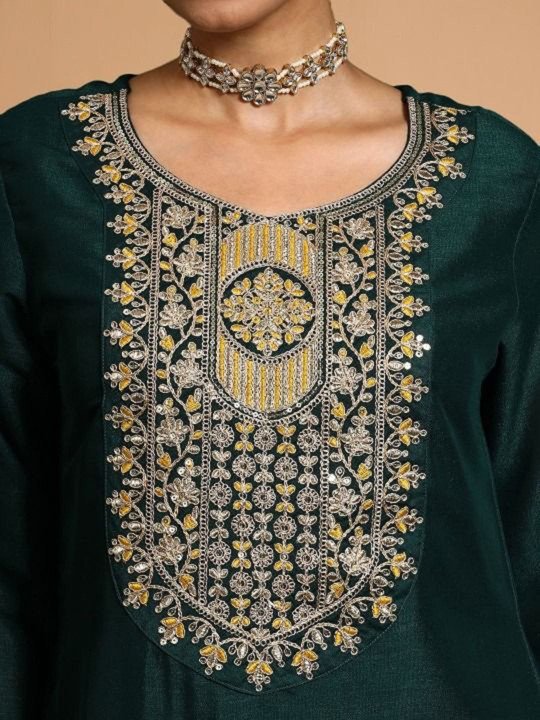 Women Ethnic Motifs Yoke Design Regular Sequinned Kurta Set