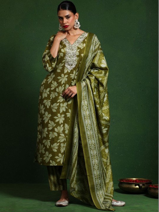 Printed V-Neck Kurta &amp;amp; Trousers Kurta Sets