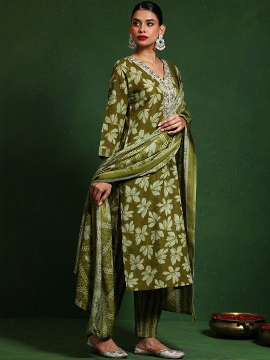 Printed V-Neck Kurta &amp;amp; Trousers Kurta Sets