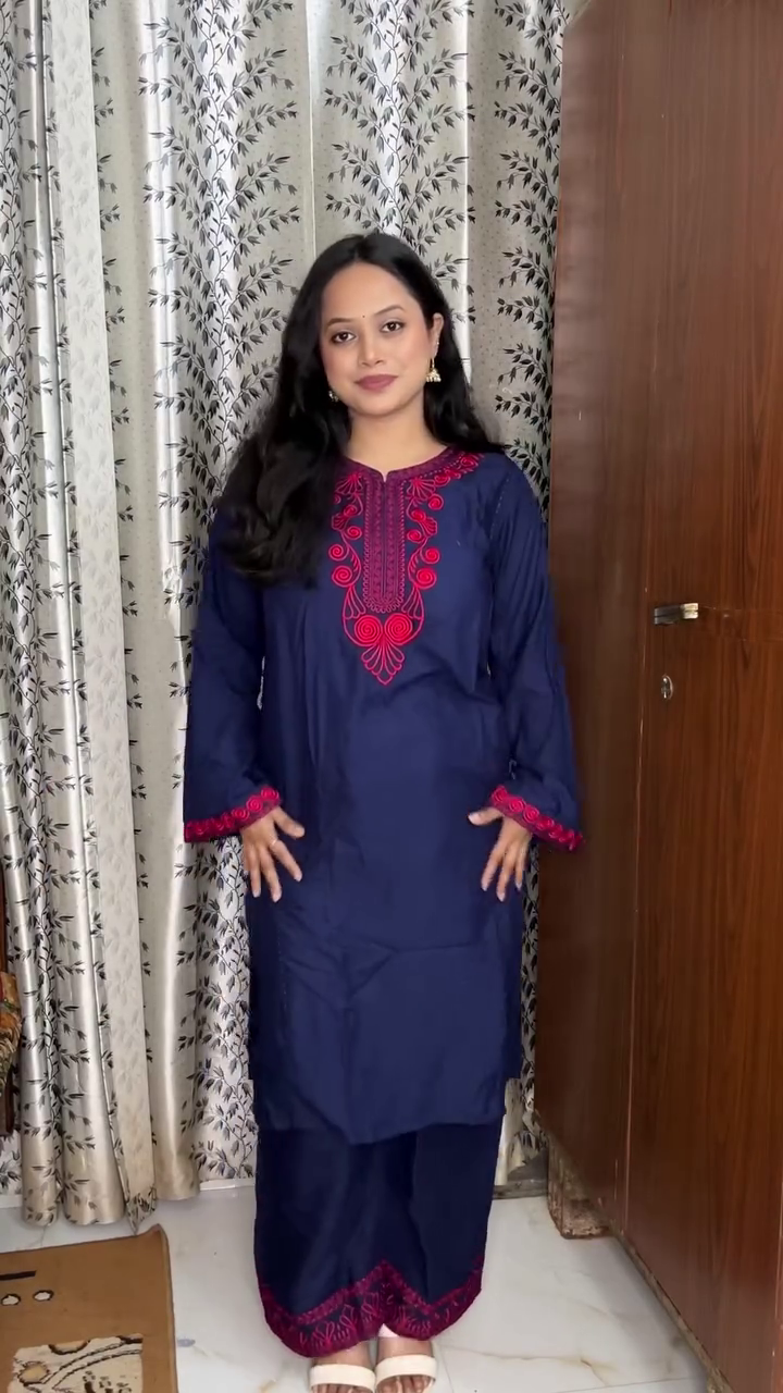 Women Solid Kurta with Trousers