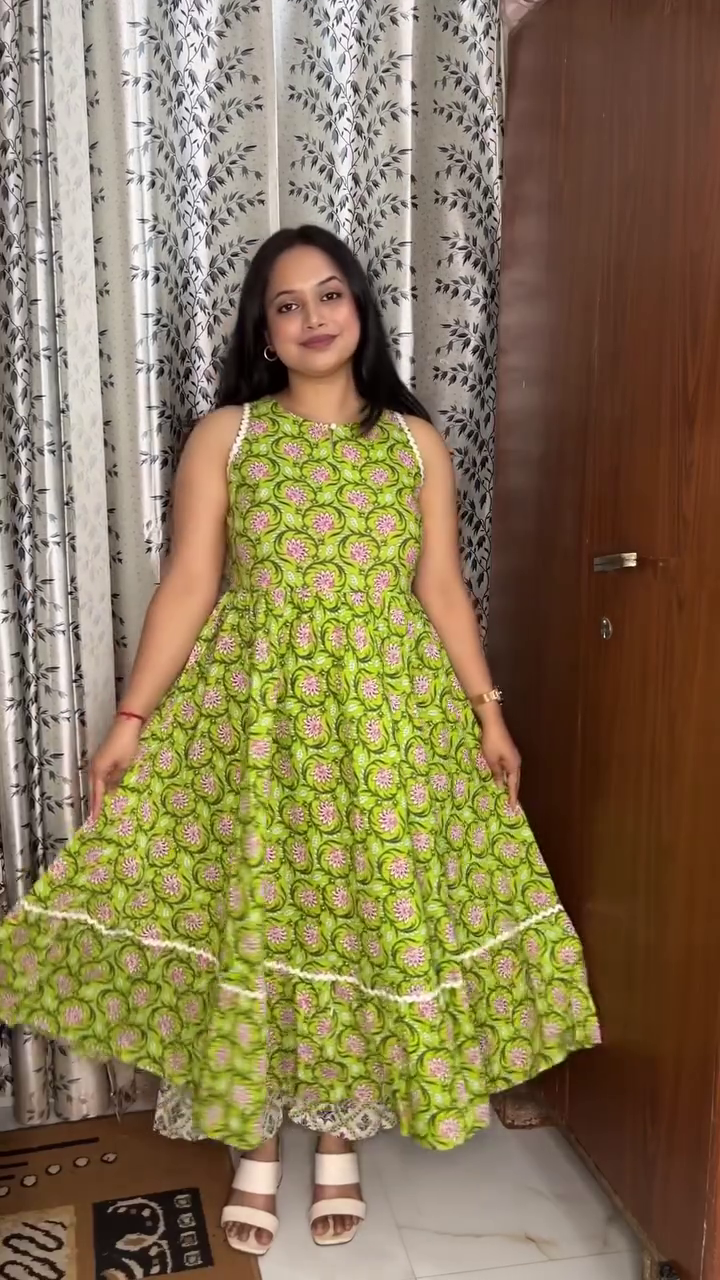 Women Solid Kurta with Trousers