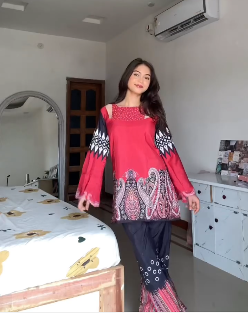 Women Solid Regular Top with Palazzos Kurta Set