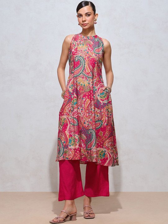 Women Printed Kurta with Pyjamas