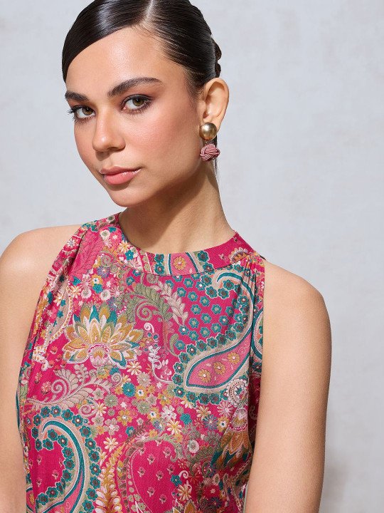 Women Printed Kurta with Pyjamas