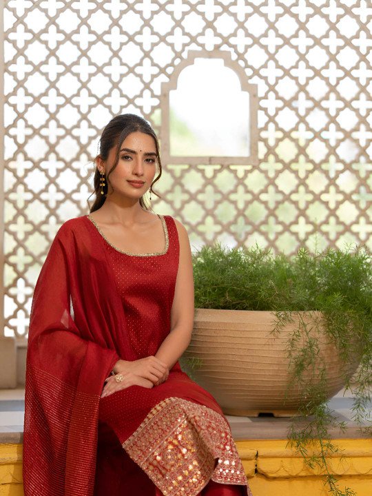 Women Ethnic Motifs Embroidered Square Neck Straight Kurta with Trousers &amp;amp; Dupatta